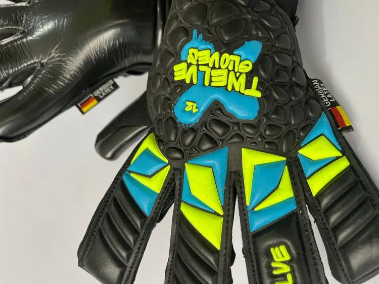 TWELVE NEW BLACK 12